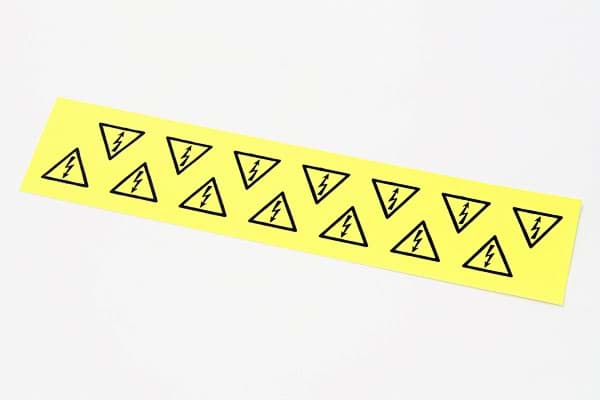 Afbeelding van stickervel gevaarlijke spanning 25mm (14 per vel)